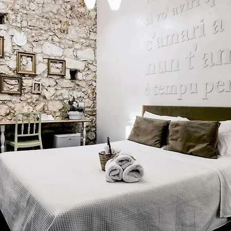 Siracusa Oda ve Kahvaltı